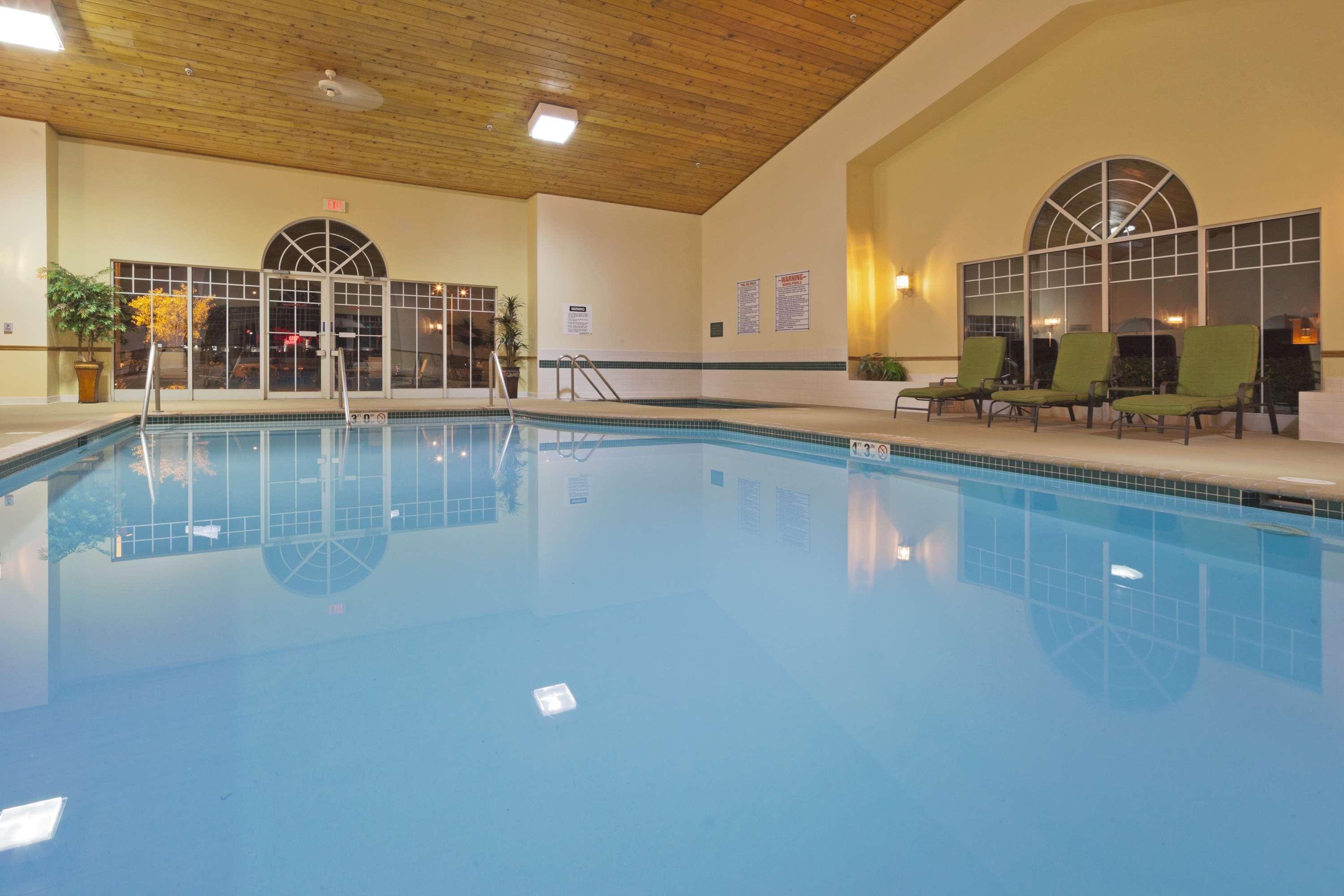 Country & By Radisson, Germantown, Wi 3* Germantown