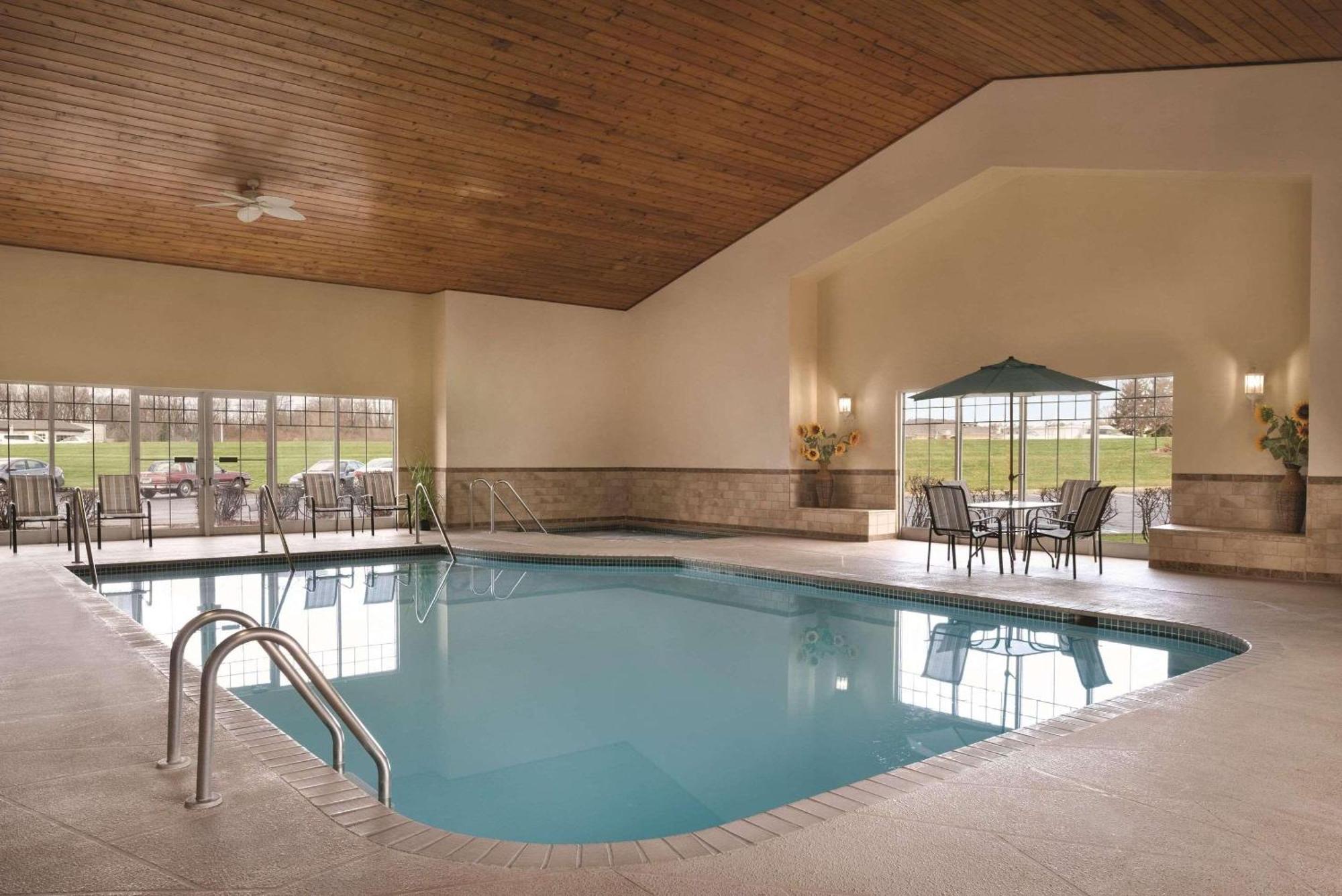 Country & By Radisson, Germantown, Wi 3* Germantown