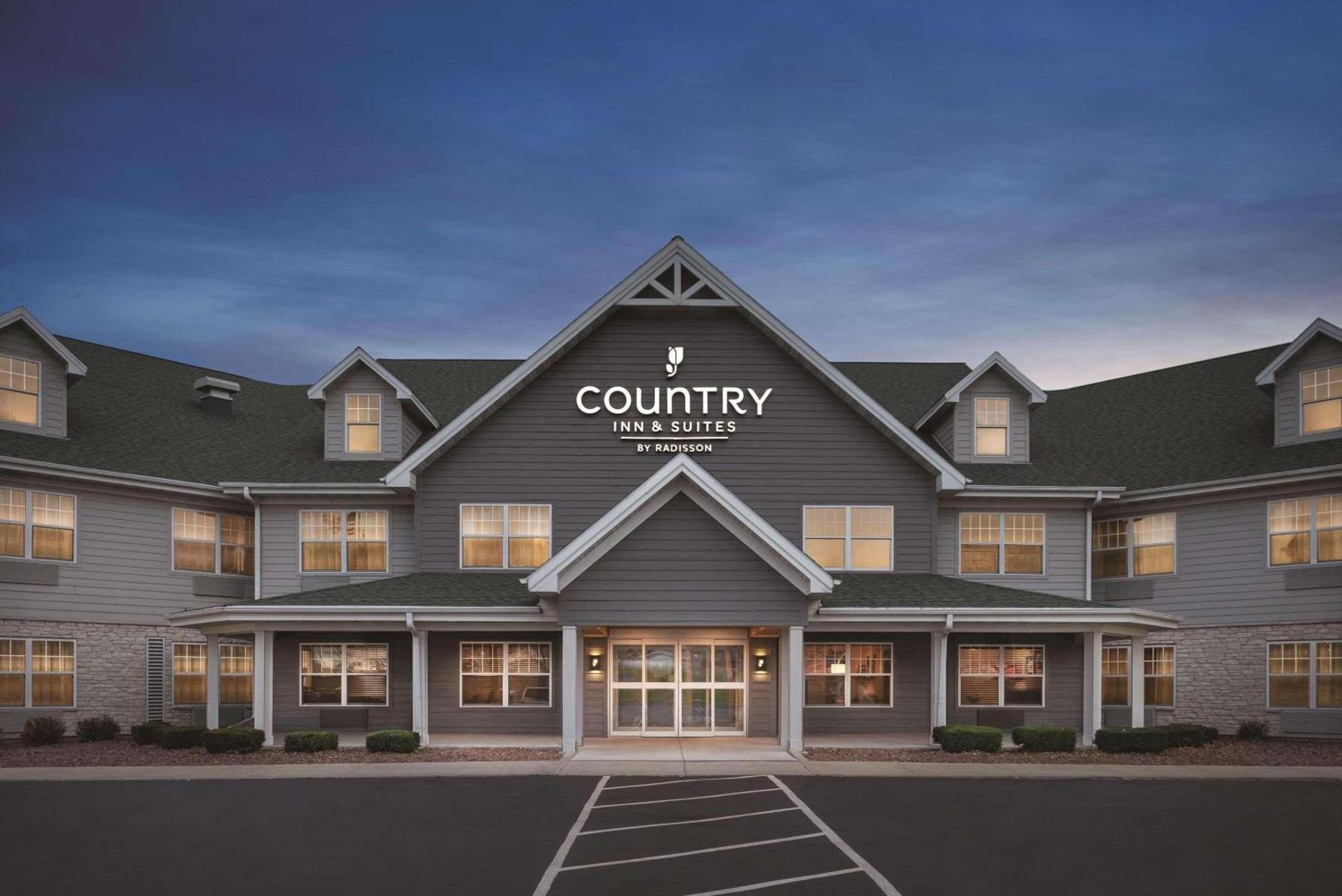 Country & By Radisson, Germantown, Wi Hotel Germantown