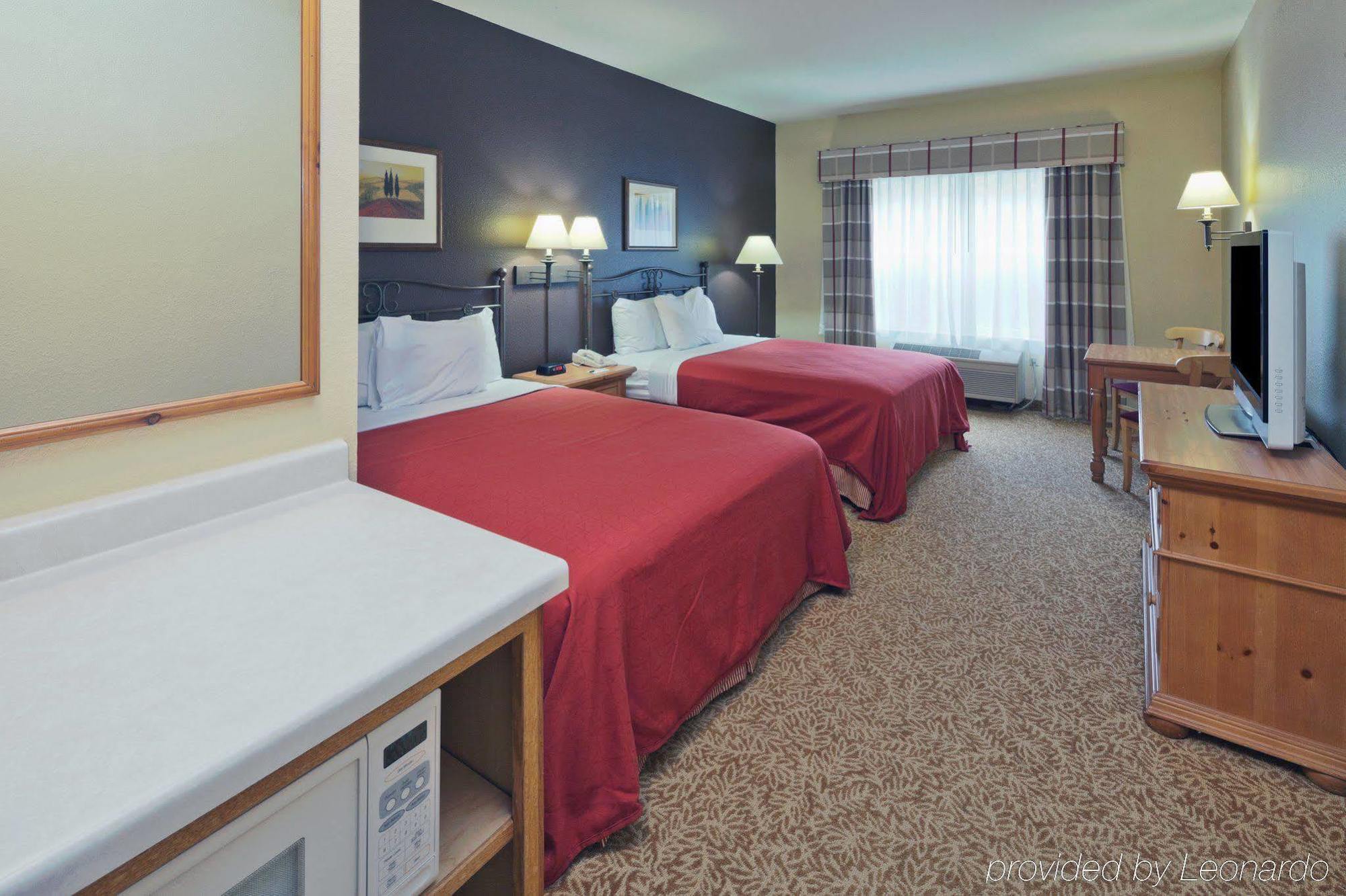 Country & By Radisson, Germantown, Wi Hotel