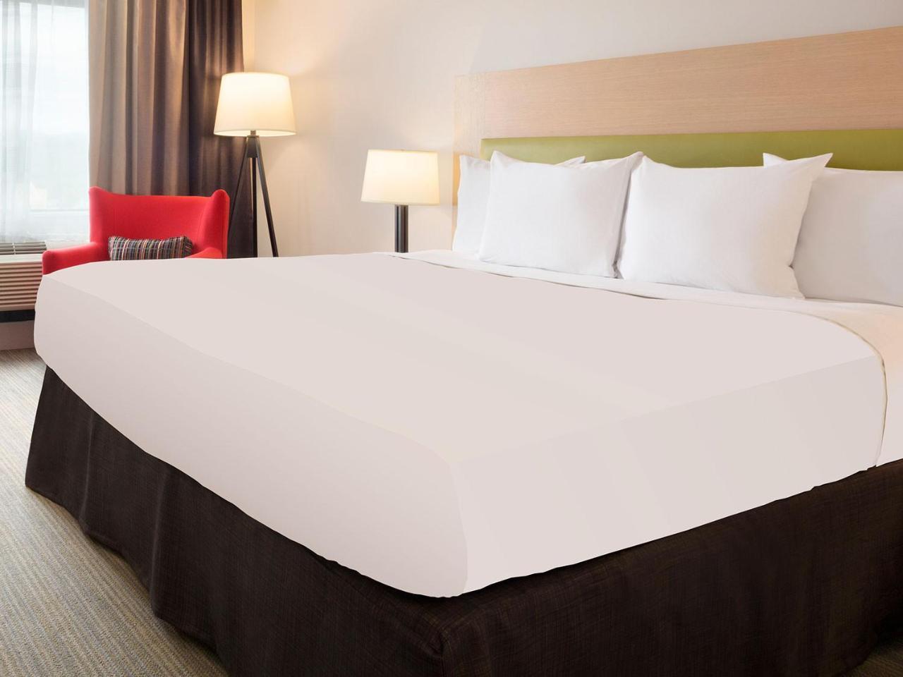 Country & By Radisson, Germantown, Wi 3* Germantown
